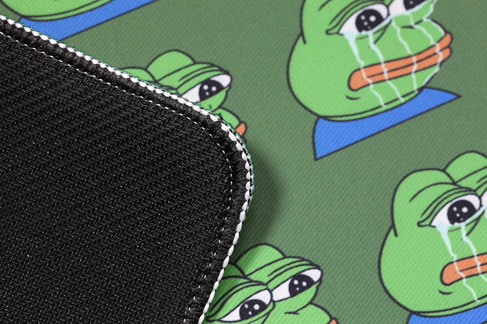 Keeblie Pepe Deskmat: 900x400x5mm Soft Rubber with Stitched Edges - Green