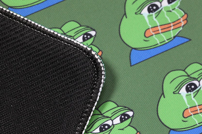 Keeblie Pepe Deskmat: 900x400x5mm Soft Rubber with Stitched Edges - Green